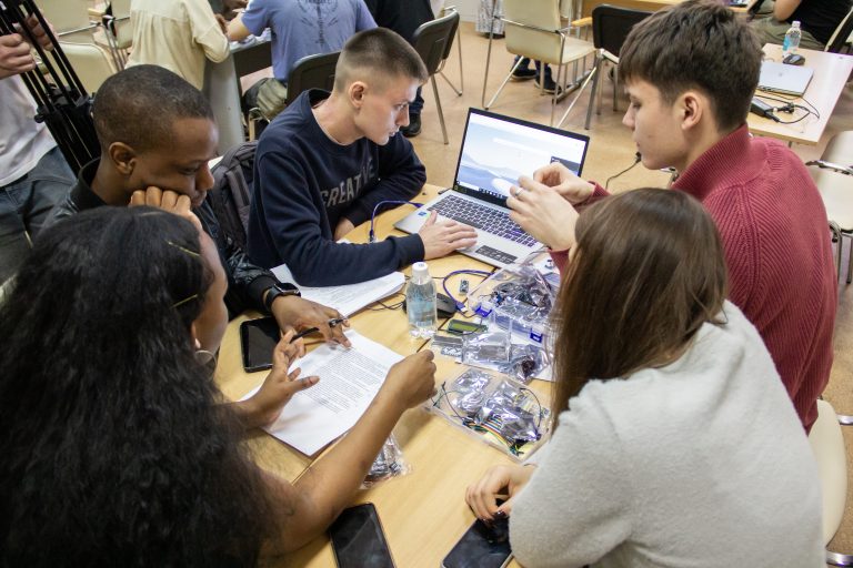 Подведены итоги Турнира проектных работ по электронике и робототехнике